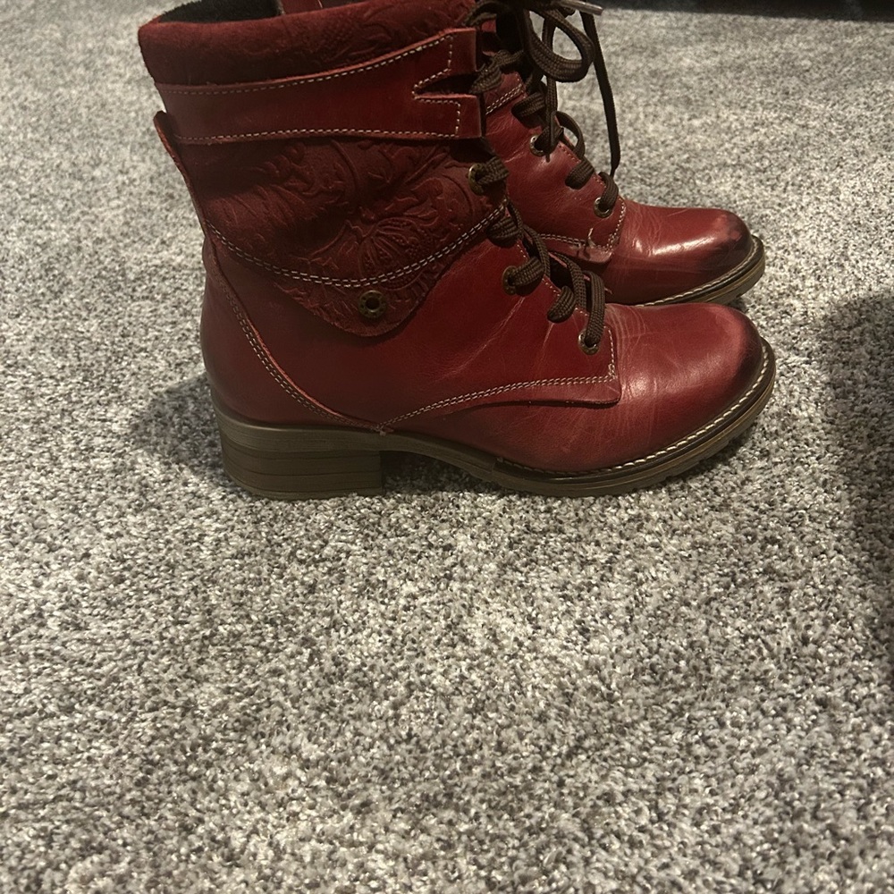 Red Lace-Up Leather Boots with Padded Collar